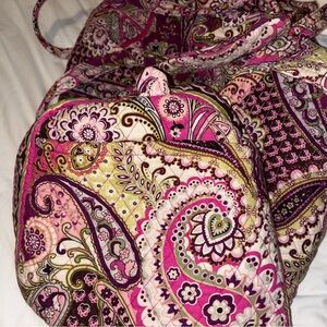 Vera Bradley colorful paisley duffle bag great condition!